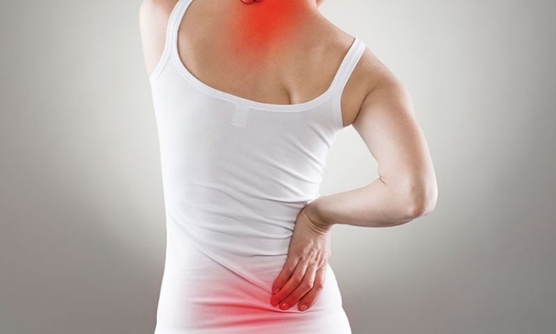 Thiếu hụt canxi gây đau nhức cơ thể. (Ảnh: Nguồn Internet)