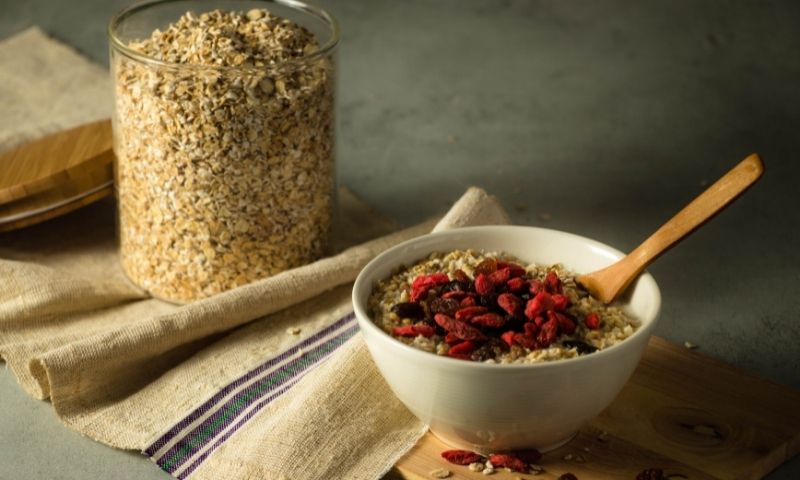 Yến mạch lành tính, giàu chất xơ hỗ trợ tiêu hóa hiệu quả. (Nguồn: Internet)