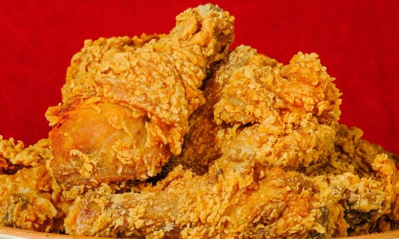 Tránh xa đồ chiên rán để đảm bảo chất lượng sữa cho trẻ. (Ảnh: Nguồn Internet)