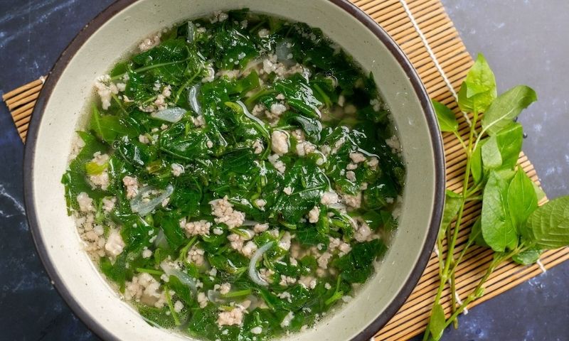 Canh rau ngót nấu thịt bằm thanh mát. (Ảnh: Nguồn Internet)