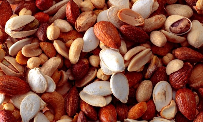 Ăn thêm hạt dinh dưỡng giúp mẹ ngon miệng hơn. (Ảnh: Nguồn Internet)