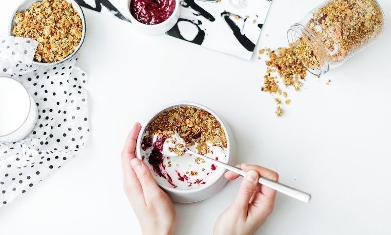 Sữa chua chứa các lợi khuẩn rất tốt cho đường ruột. (Nguồn: Internet)