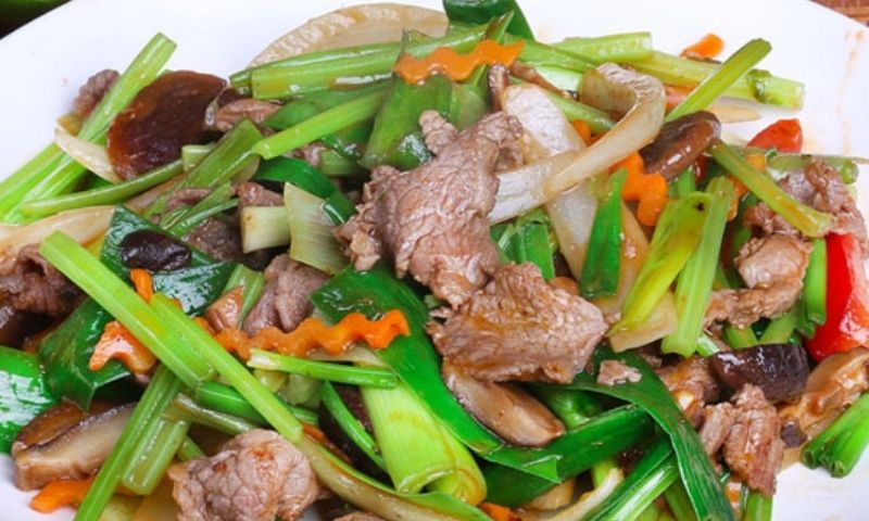 Bò xào cần tây cực dễ làm tại nhà. (Ảnh: Nguồn Internet)