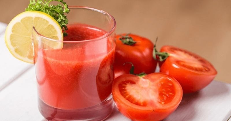 Mẹ sau sinh uống nước ép cà chua giúp đánh tan mỡ thừa, nhanh chóng lấy lại vóc dáng (Ảnh: Sưu tầm Internet)