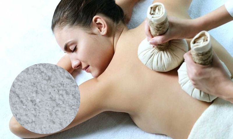 Chườm muối nóng. (Ảnh: Nguồn Internet)