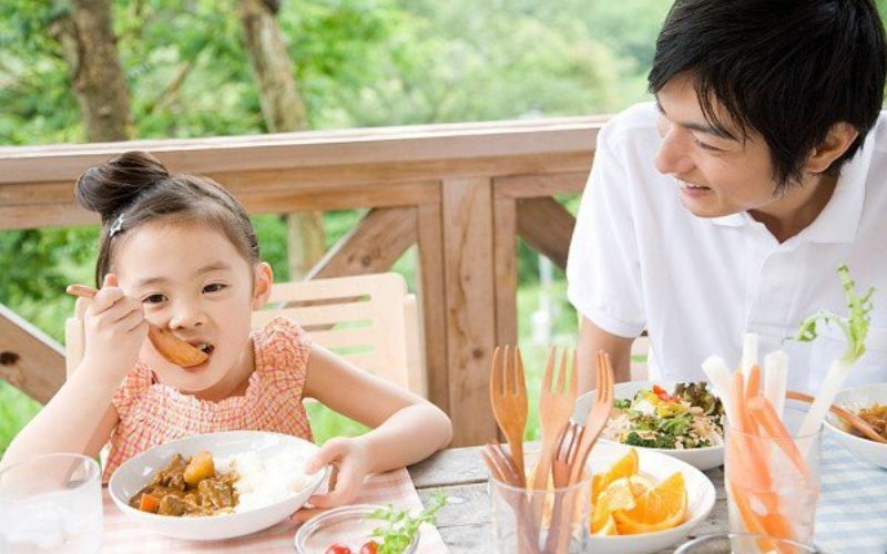 Những món ăn phù hợp giúp trẻ ăn ngon miệng hơn (Ảnh: Sưu tầm Internet)