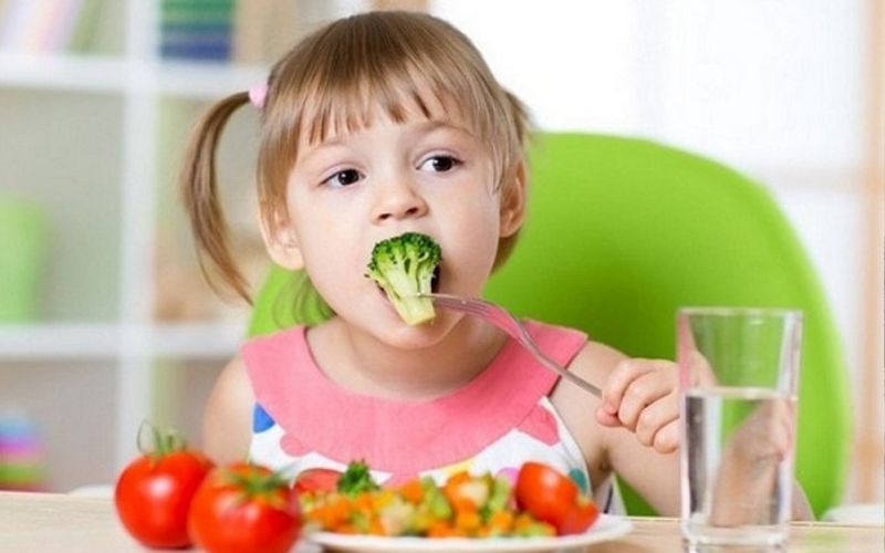 Những món ăn đầy đủ chất dinh dưỡng sẽ giúp trẻ khỏe mạnh hơn (Ảnh: Sưu tầm Internet)