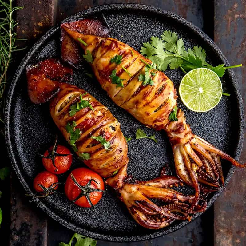 Hãy sử dụng mực điều độ trong bữa ăn hàng ngày để sở hữu một khung xương chắc khỏe, dẻo dai. (Ảnh: Sưu tầm Internet)