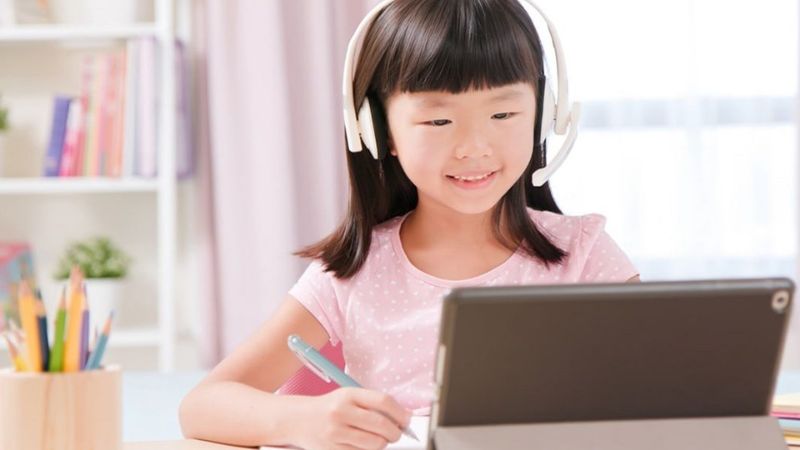 Luyện nghe tiếng Anh cho trẻ 6 tuổi. (Ảnh: Sưu tầm Internet)