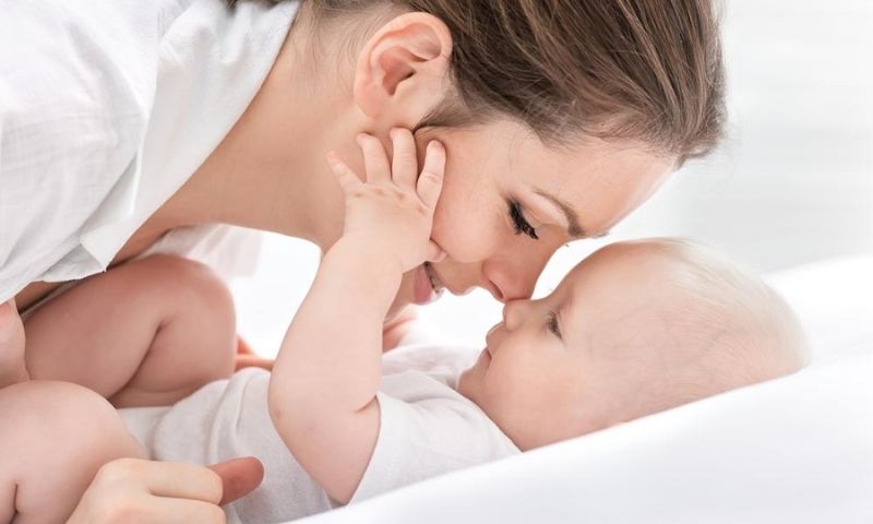 Mẹ tăng cân khỏe mạnh sẽ giúp chăm sóc trẻ tốt hơn.