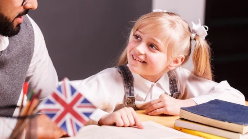 Trẻ em học ngữ pháp tiếng Anh rất quan trọng.