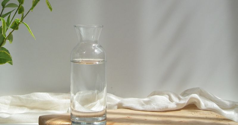 Uống nước hoặc sữa ấm trước khi hút sữa giúp tăng chất lượng hiệu quả. (Ảnh: Sưu tầm Internet)