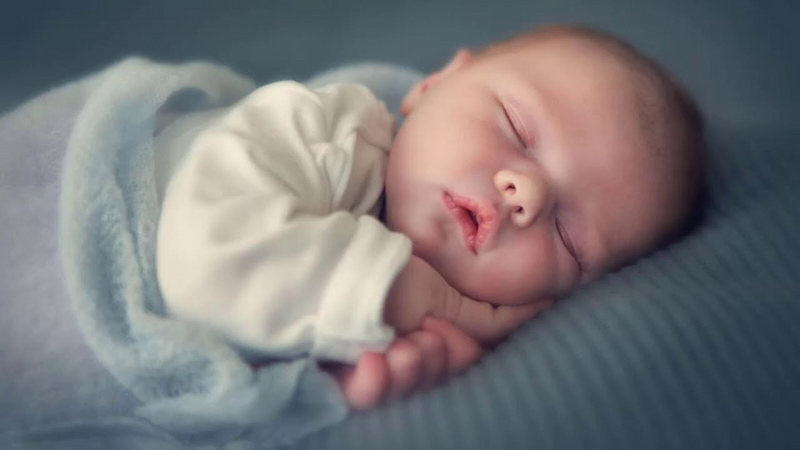 Có nên cho trẻ sơ sinh có nên thai giáo bằng âm nhạc? (Ảnh: Sưu tầm Internet)