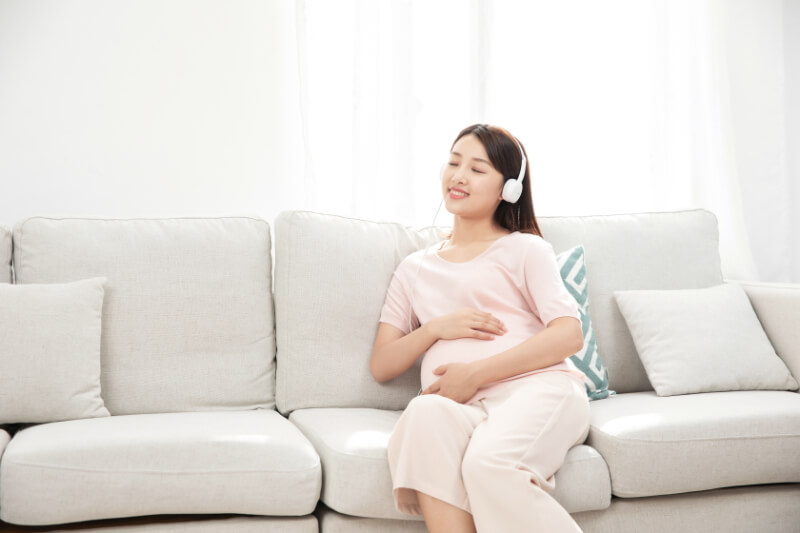Những bản nhạc du dương, nhẹ nhàng giúp thai nhi được thư giãn. (Ảnh: Sưu tầm Internet)