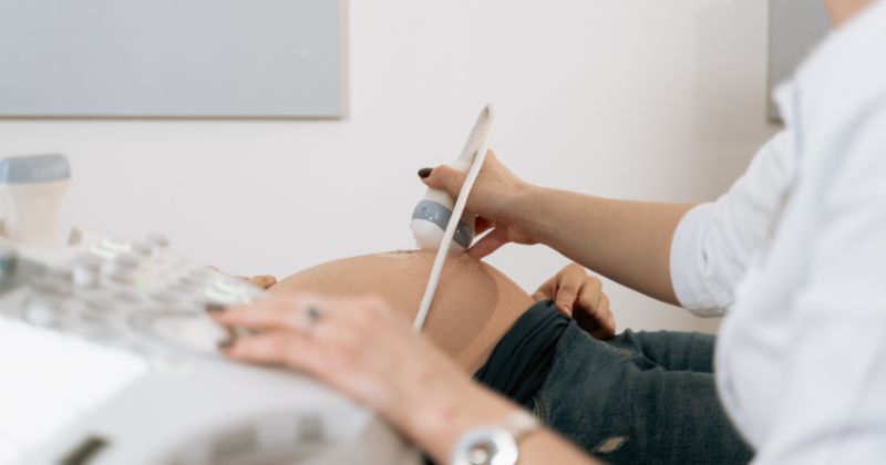 Khám phụ khoa thường xuyên, điều trị bệnh viêm nhiễm giúp phòng ngừa nhiễm khuẩn hậu sản (Ảnh: Sưu tầm Internet)