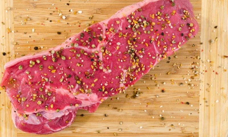 Thịt bò nạc cung cấp nhiều protein giúp mẹ khỏe, tốt sữa hơn. (Nguồn: Internet)