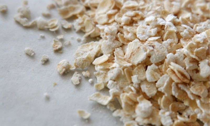 Yến mạch chứa nhiều saponin và estrogen thực vật kích thích sữa mẹ. (Nguồn: Internet)