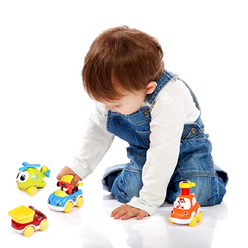 Ô tô là món đồ chơi được mọi trẻ em yêu thích. (Ảnh: Sưu tầm Internet)