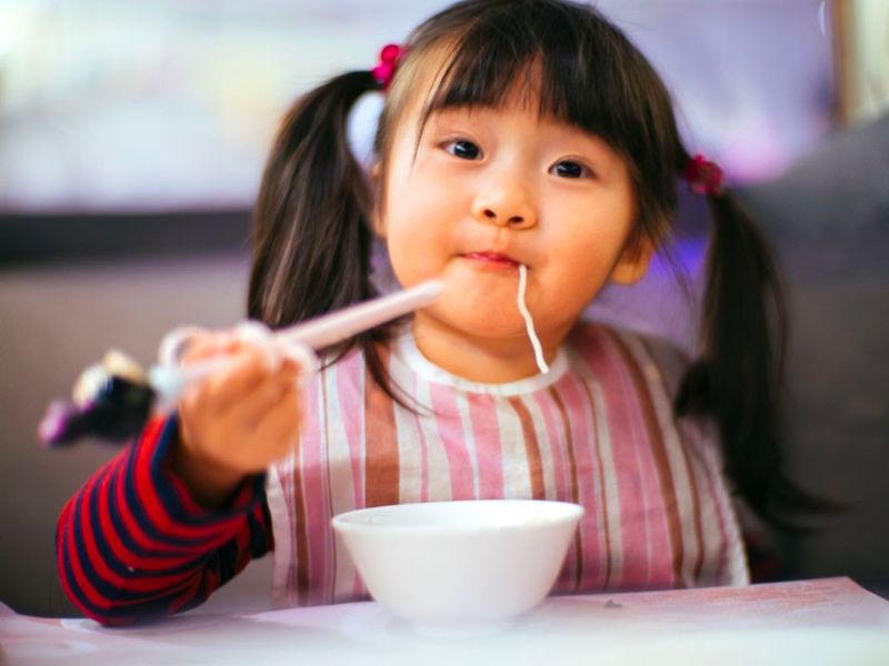 Cho trẻ tự chủ, tự quyết định (Ảnh: Sưu tầm internet)