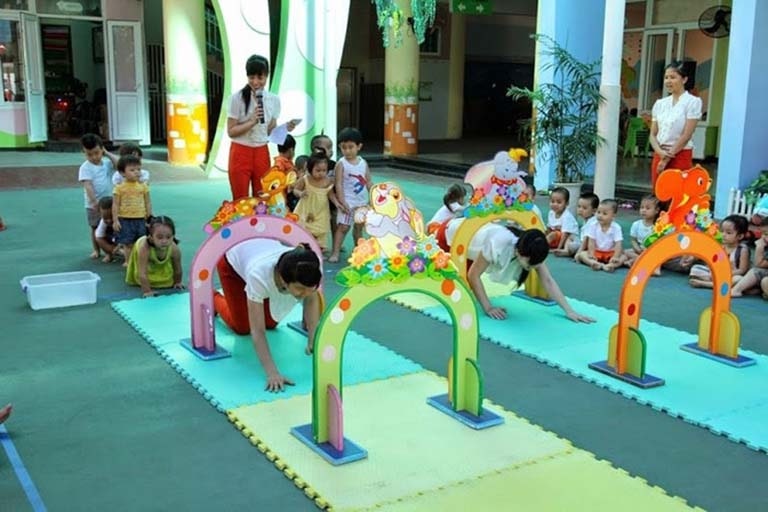 Nên khuyến khích các con chơi các trò chơi vận động (Ảnh: Sưu tầm Internet)