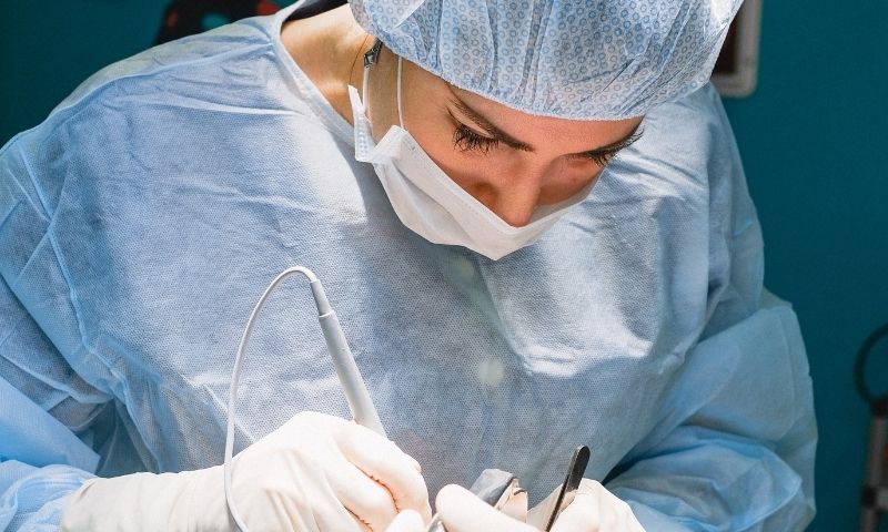 Phẫu thuật giảm mỡ bụng sau sinh có an toàn. (Ảnh: Sưu tầm Internet)