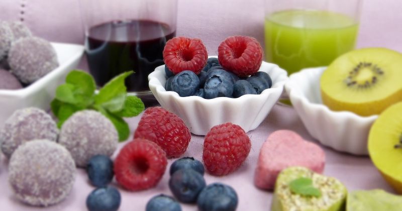 Bổ sung dinh dưỡng thông qua chế độ ăn uống (Ảnh: Sưu tầm Internet)