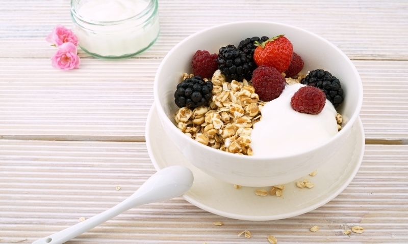 Sữa chua chứa nhiều lợi khuẩn hỗ trợ cho tiêu hóa. (Nguồn: Internet)