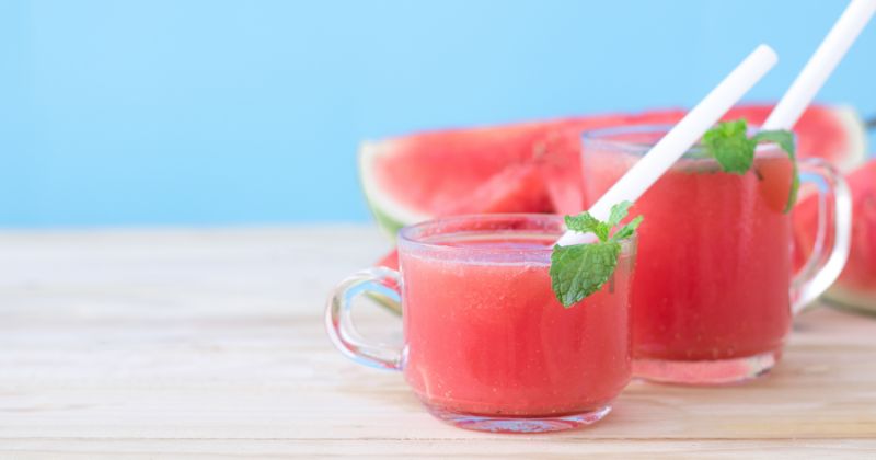 Nước ép dưa hấu giúp giảm cân và bảo vệ dưới nắng mặt trời (Ảnh: Sưu tầm Internet)