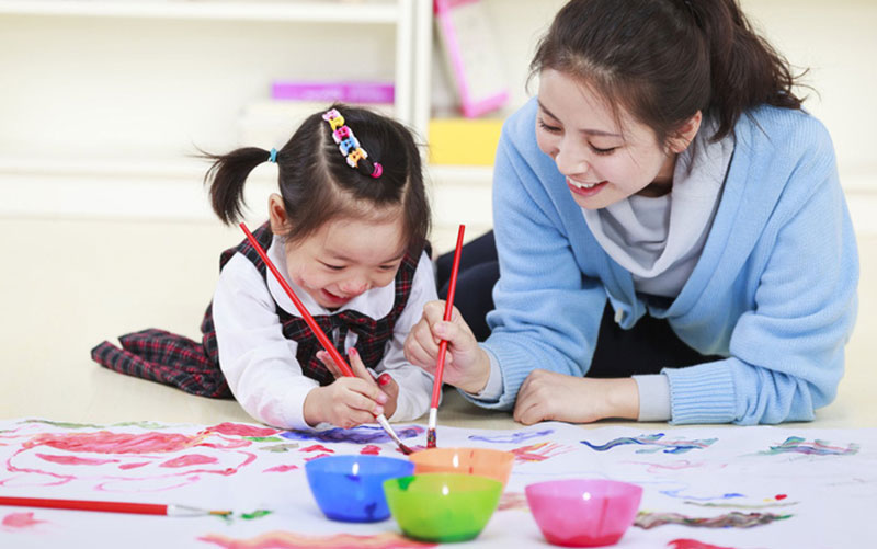 Cha mẹ cần nắm rõ vai trò khi thực hiện hoạt động STEM cùng con. (Ảnh: Sưu tầm Internet)