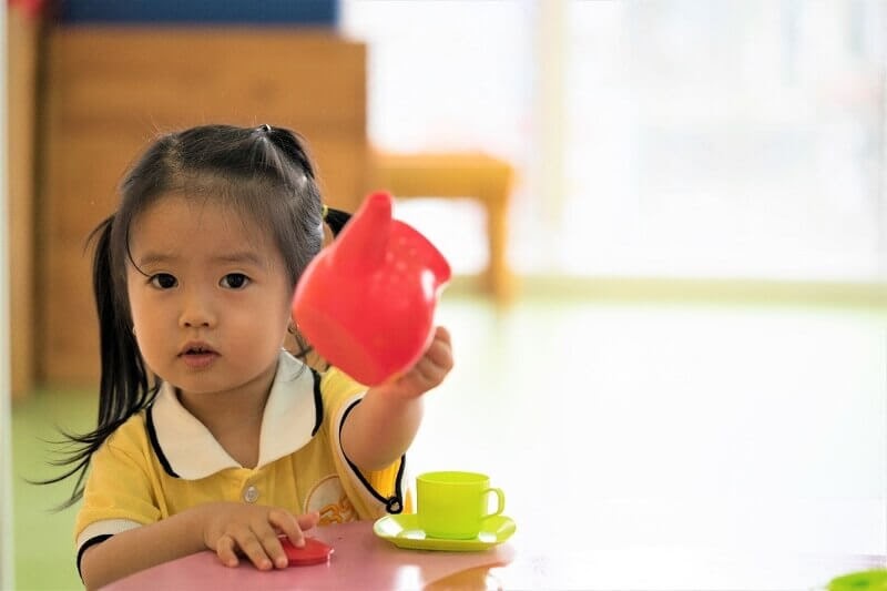 Ngôn ngữ của trẻ lên 3 đã có khoảng 1000 từ vựng. (Ảnh: Sưu tầm Internet)