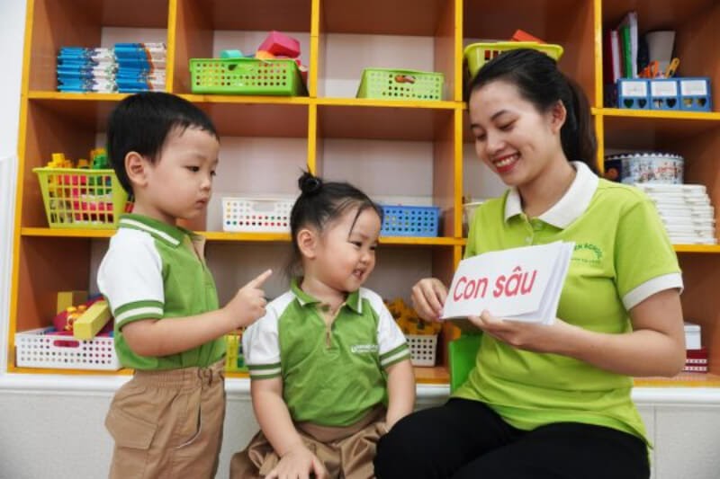 Thao tác tráo thẻ cũng phải đúng cách mới mang lại hiệu quả cao. (Ảnh: Sưu tầm Internet)