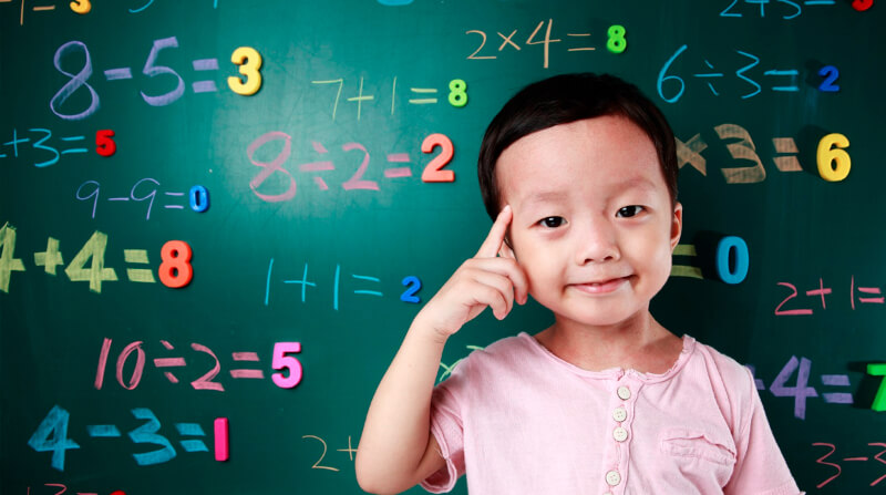 Glenn Doman giúp kích thích tiềm năng trong con. (Ảnh: Sưu tầm Internet)