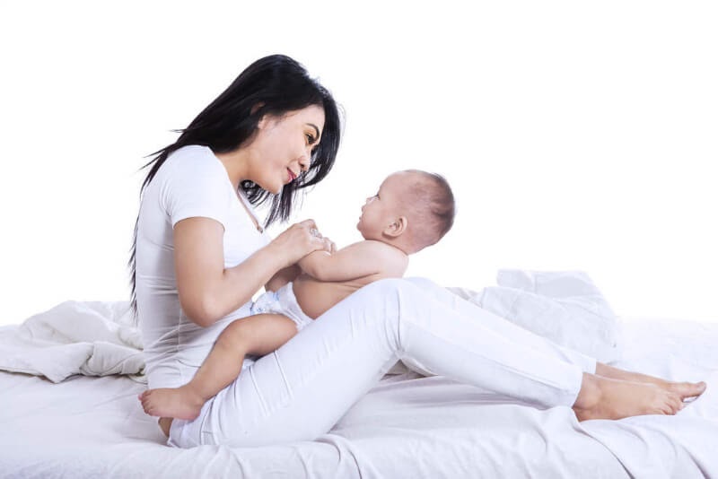 Giai đoạn sơ sinh thích hợp để dạy trẻ bằng thẻ Glenn Doman. (Ảnh: Sưu tầm Internet)