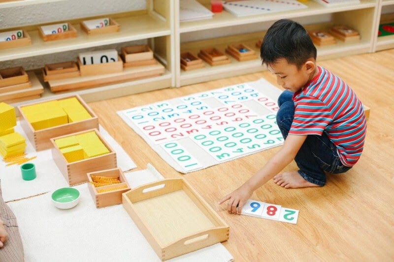 Việc đầu tư các trang thiết bị, dụng cụ giảng dạy cần số tiền không hề nhỏ. (Ảnh: Sưu tầm Internet)