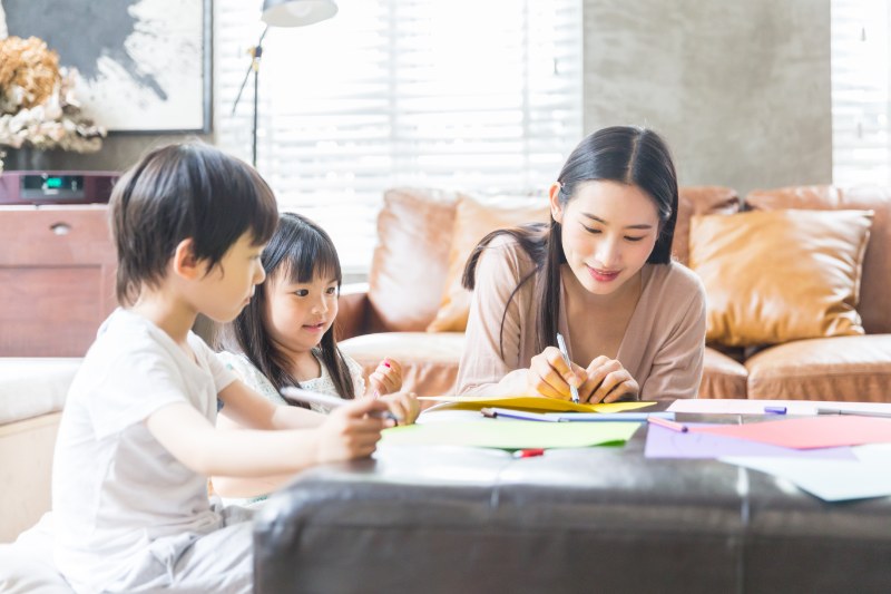 Ba mẹ chỉ là người hỗ trợ, đồng hành cùng và trẻ sẽ là trung tâm bài học