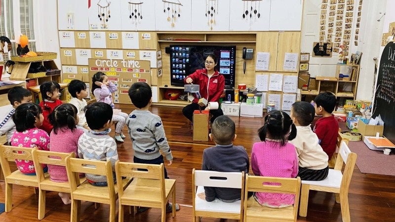 Công cụ giáo dục là một phần tất yếu trong cả hai mô hình. (Ảnh: Sưu tầm Internet)