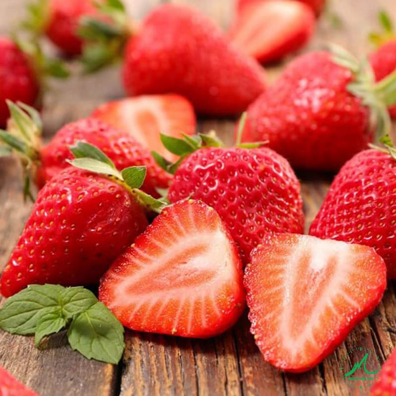 Một cốc dâu tây cắt lát khoảng 166 gram sẽ cung cấp cho bạn tới 97mg vitamin C. (Ảnh: Sưu tầm Internet)