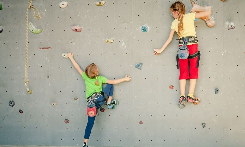 Rèn luyện sự bền bỉ và gan lì cho trẻ. (Ảnh: Sưu tầm internet)