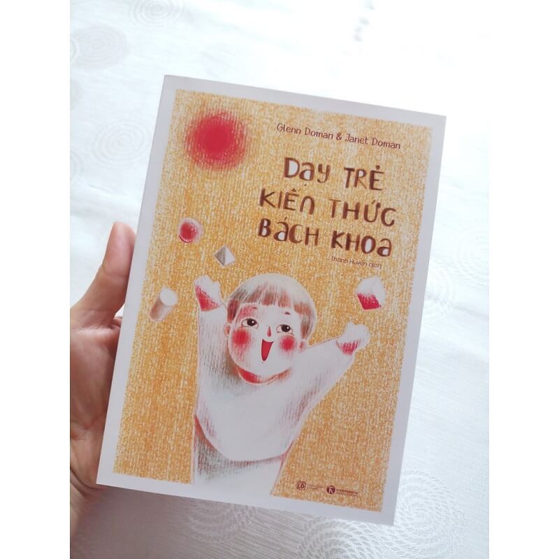 H&igrave;nh 5: Dạy trẻ kiến thức B&aacute;ch Khoa gi&uacute;p con tăng th&ecirc;m tư duy học hỏi v&agrave; kh&aacute;m ph&aacute;. (Ảnh: Sưu tầm Internet)