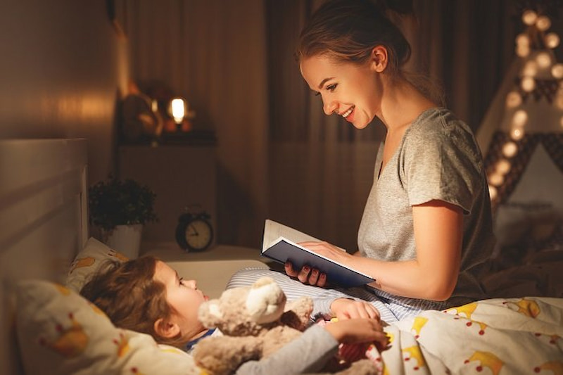 Mẹo đọc sách nuôi con theo phương pháp Easy hiệu quả để áp dụng thực tế. (Ảnh: Sưu tầm Internet)