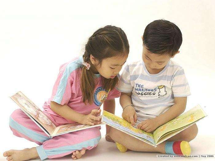 Chọn đúng thể loại sách cho bé học rất quan trọng. (Ảnh: CSTY)