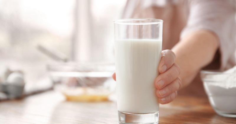 Mẹ sau sinh không nên bồi bổ hay kiêng khem quá mức 