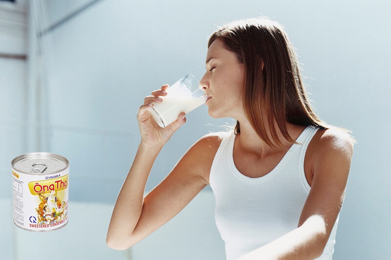 Có thể pha sữa ông Thọ cùng nước ấm. (Ảnh: Sưu tầm internet)