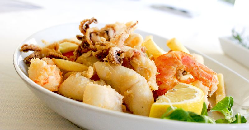 Mực xào thịt heo thơm ngon cho phụ nữ sau sinh (Ảnh: Sưu tầm Internet)