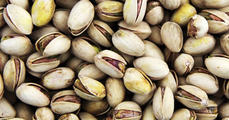 Hạt dẻ cười có nhiều lợi ích đối với sức khỏe của mẹ sau sinh (Ảnh: Sưu tầm Internet)