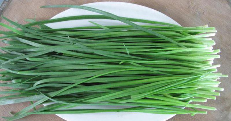 Lá hẹ có lượng calo thấp giúp giảm cân cực kỳ tốt (Ảnh: Sưu tầm Internet)