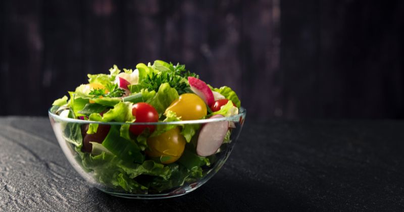 Người bị viêm đại tràng không nên ăn xà lách ( Ảnh: Sưu tầm Internet)