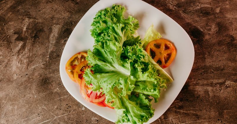 Người bị sau thận nên tránh ăn rau xà lách ( Ảnh: Sưu tầm Internet)