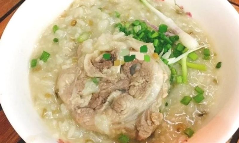 Cháo chân giò đậu xanh. (Ảnh: Nguồn Internet)