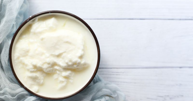 Sau sinh thường 3 ngày, sinh mổ 1 tuần có thể ăn sữa chua. (Ảnh: Sưu tầm Internet)